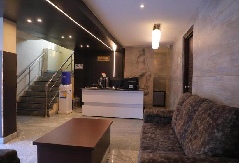 هتل O Renigunta Near Railway Station