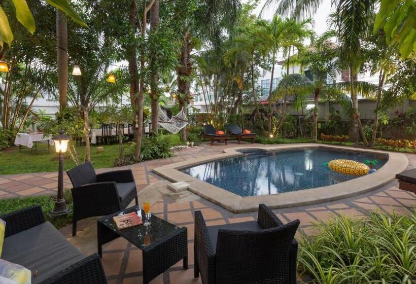 فندق Talay Naiharn