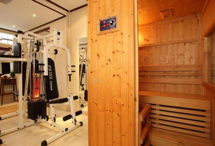 فندق Talay Naiharn