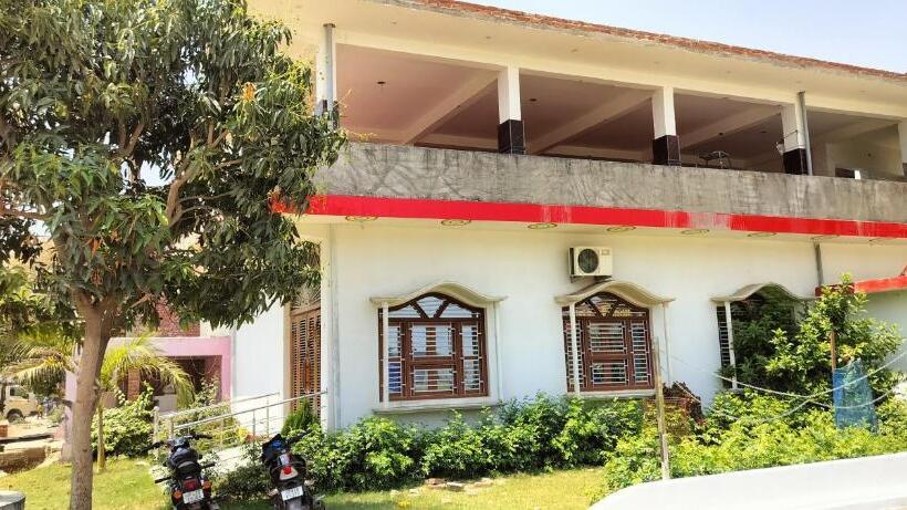 Pension (Hôtel basse catégorie) Mohan Raj Marriage Lawn