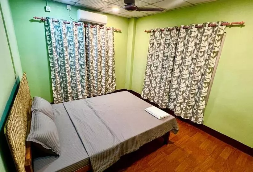 Majatalo Paris Guest House Airport