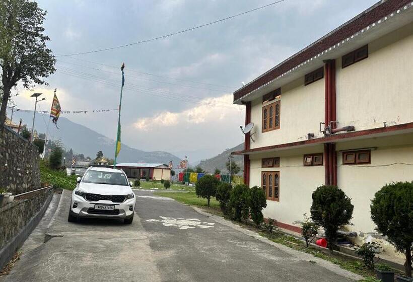 ペンション Pema Dekey Monastic Guest House