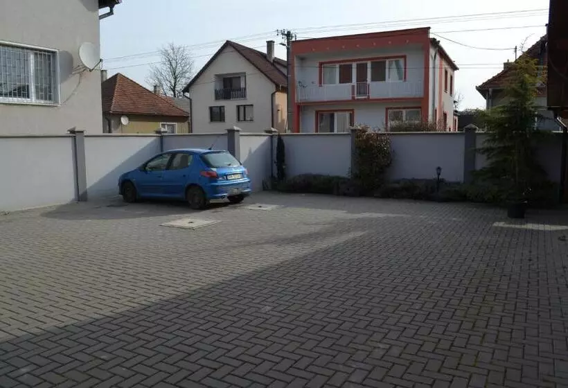 Majatalo Penzion Carlos