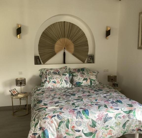 تختخواب و صبحانه Pervenche