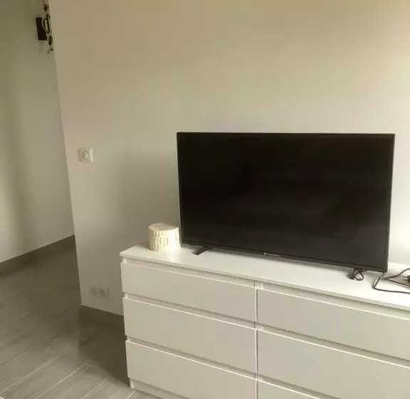 تختخواب و صبحانه Pervenche