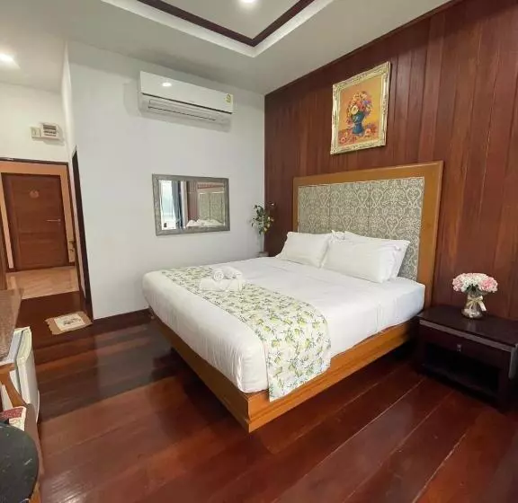 Hotelli โมเมนต์ แอ๊ท ริมโขง