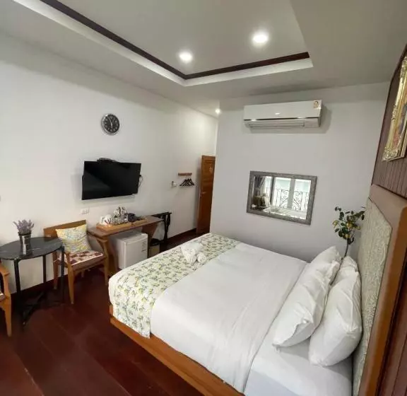 Hotelli โมเมนต์ แอ๊ท ริมโขง