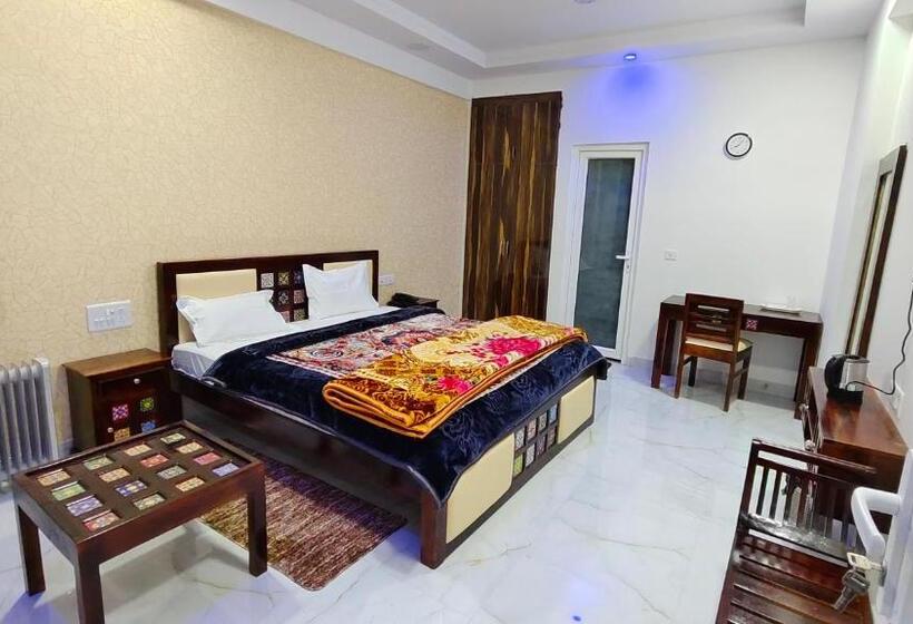 בית מלון כפרי Lansdowne Vacation Homes