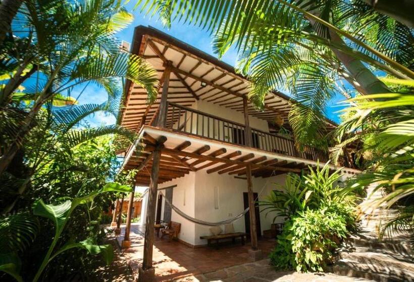 هتل Masaya Achiotte   Family Room   Colombia