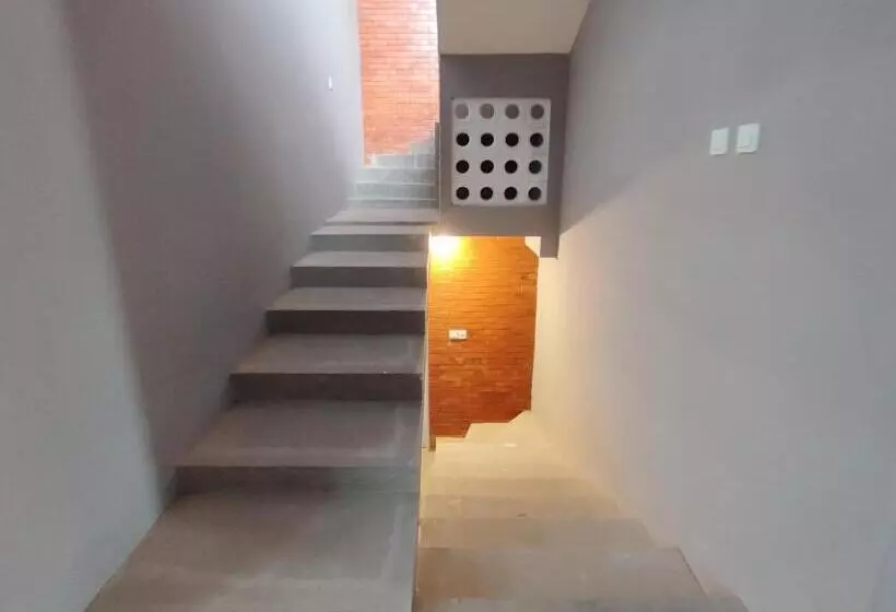 Hotel Reddoorz Near Graha Saba Buana 2