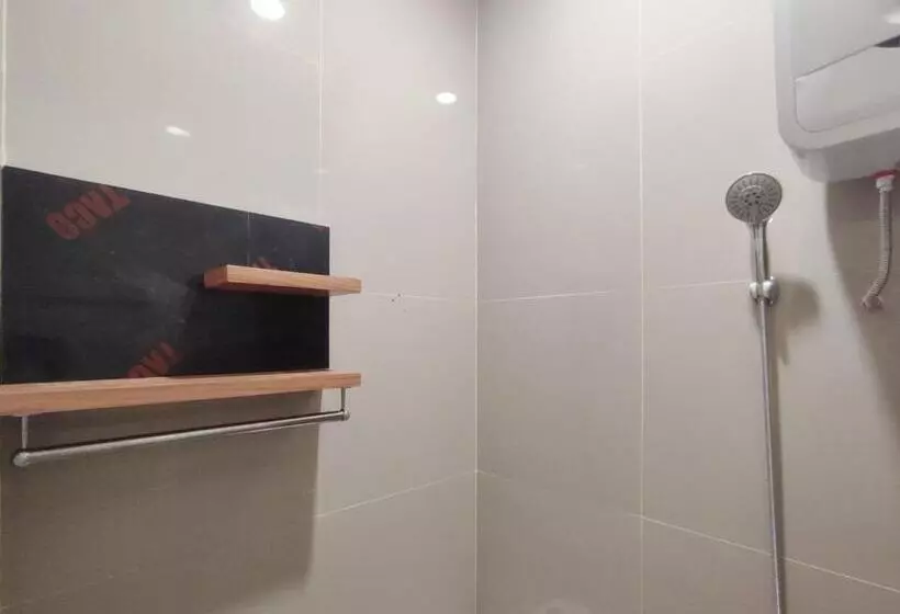 Hotel Reddoorz Near Graha Saba Buana 2