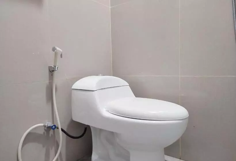 Hotel Reddoorz Near Graha Saba Buana 2