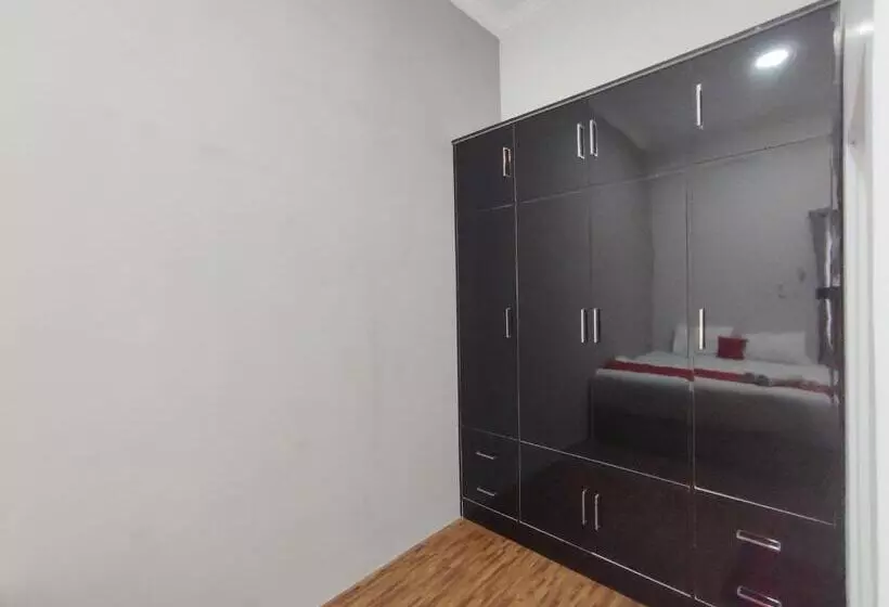 Hotel Reddoorz Near Graha Saba Buana 2