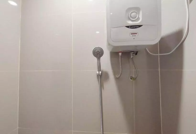 Hotel Reddoorz Near Graha Saba Buana 2