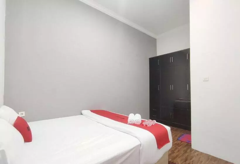 Hotel Reddoorz Near Graha Saba Buana 2