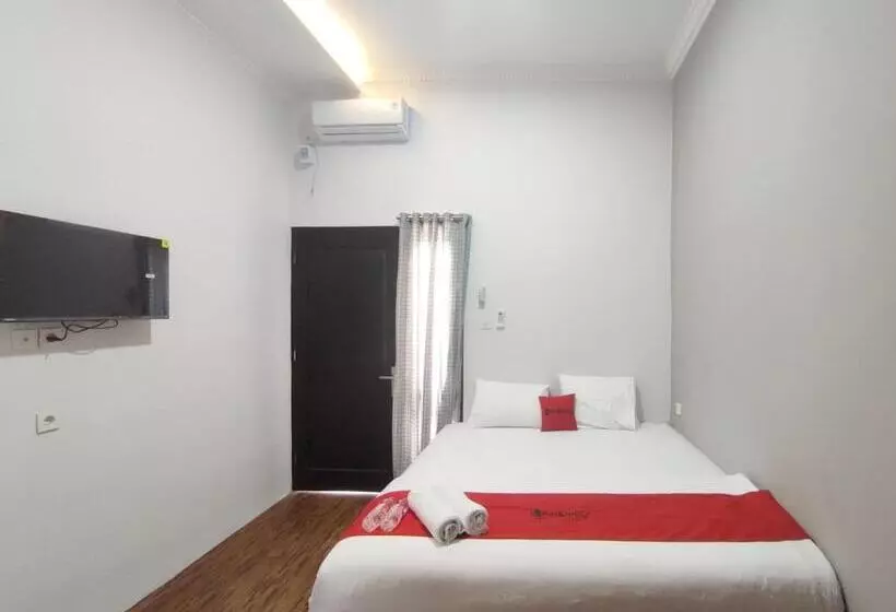 Hotel Reddoorz Near Graha Saba Buana 2