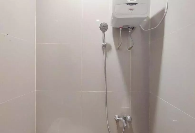 Hotel Reddoorz Near Graha Saba Buana 2