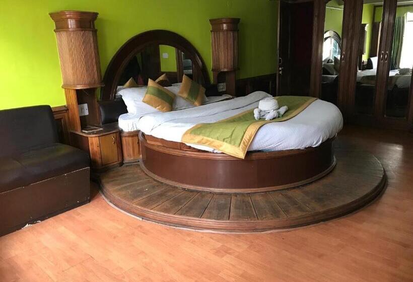 Hotel Eagle Nest Central Heated