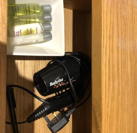 펜션 Apple Tree Barn Converted Barn With Meadow Views