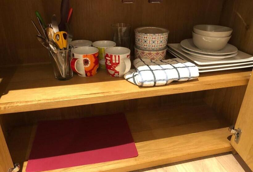 펜션 Apple Tree Barn Converted Barn With Meadow Views