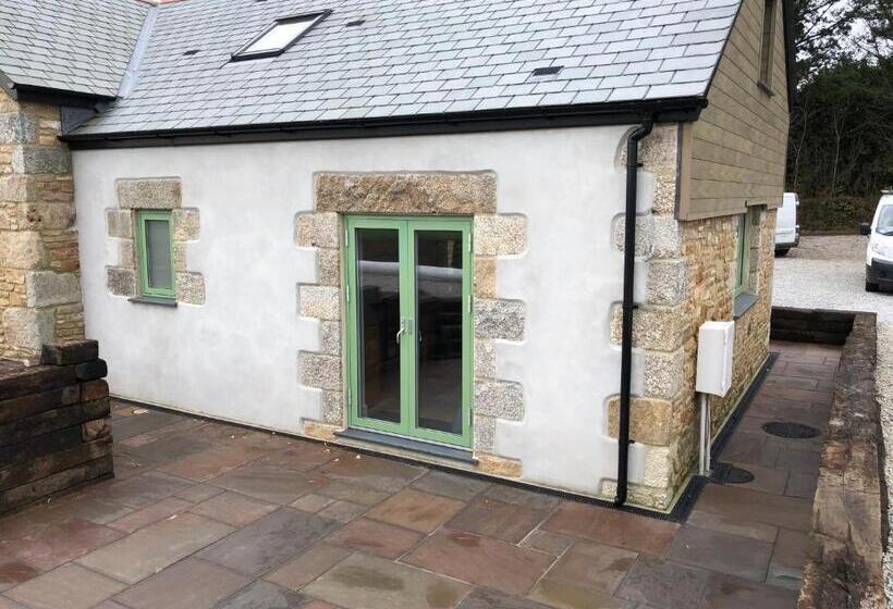 펜션 Apple Tree Barn Converted Barn With Meadow Views