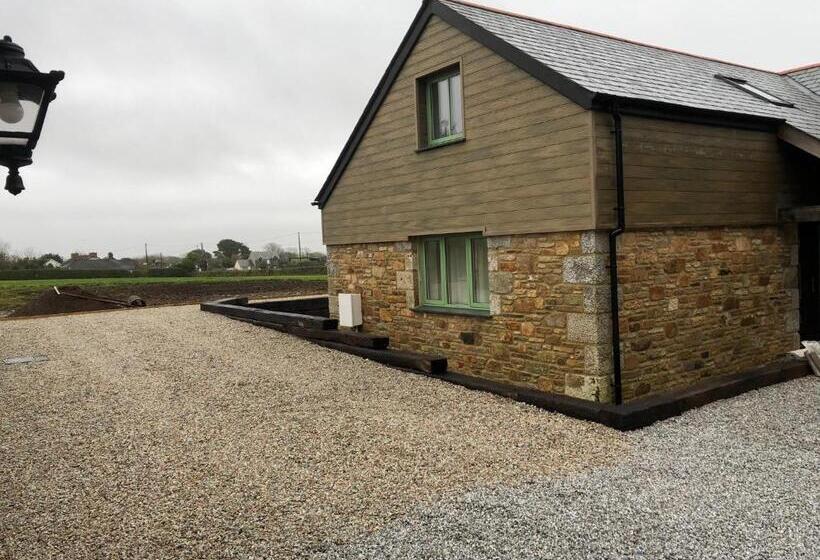 펜션 Apple Tree Barn Converted Barn With Meadow Views