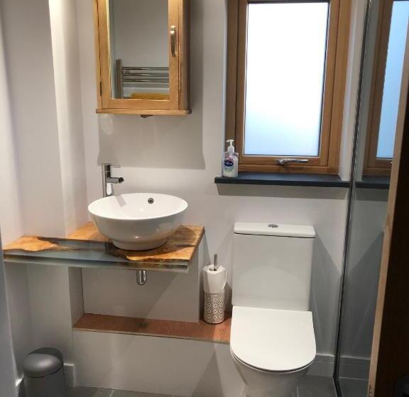 펜션 Apple Tree Barn Converted Barn With Meadow Views