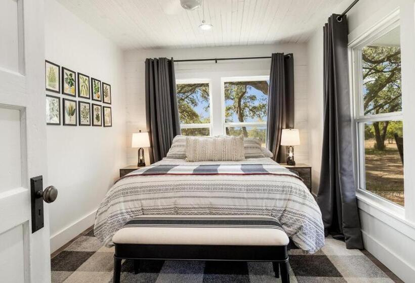 بنسيون Hill Country Mirage