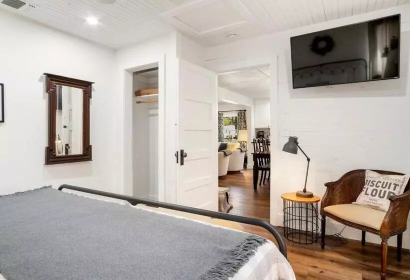 Majatalo Hill Country Mirage