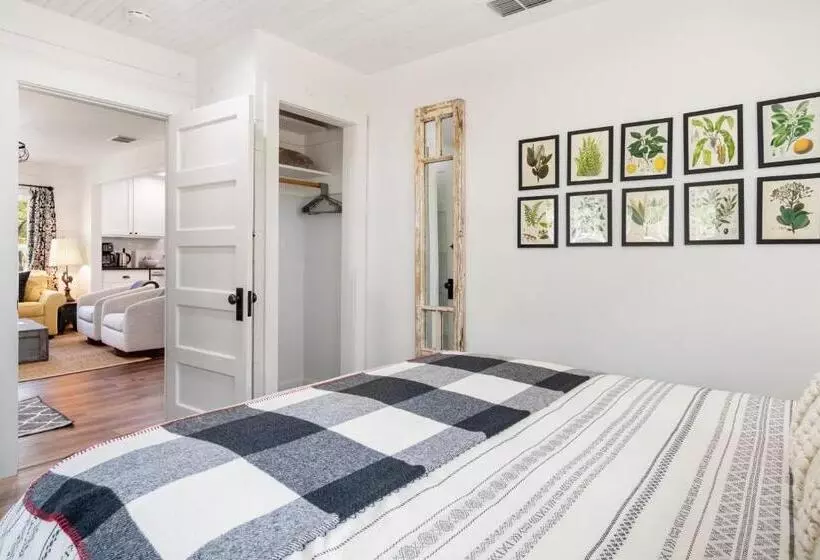 Majatalo Hill Country Mirage