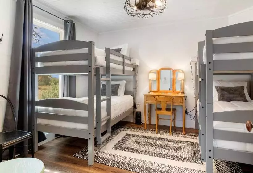 Majatalo Hill Country Mirage