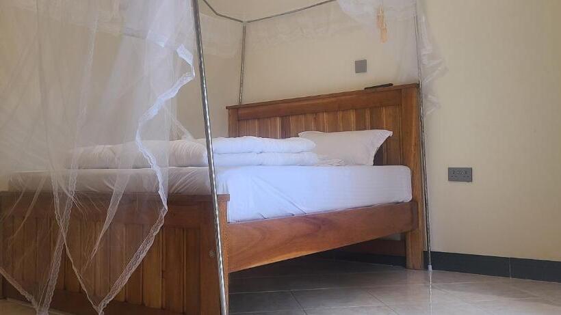 پانسیون Solace Guest House