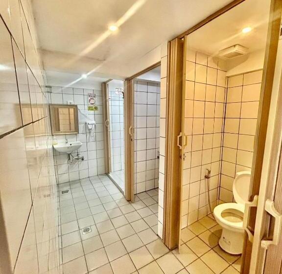 هاستل Courtyard Manila