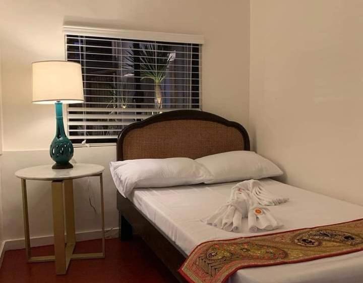 هاستل Courtyard Manila