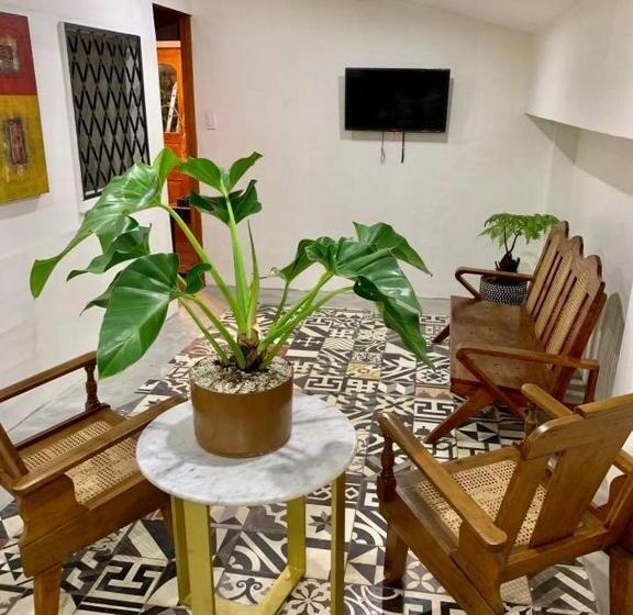 هاستل Courtyard Manila