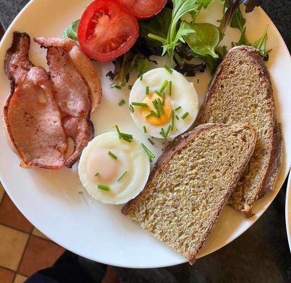 Bed and Breakfast Ashmore House