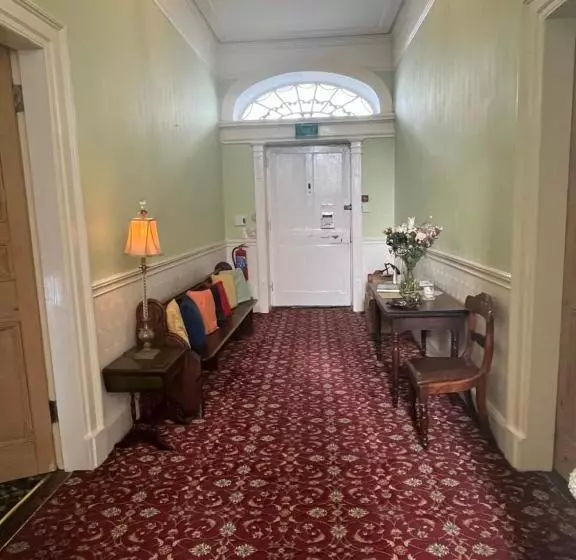 Aamiaismajoitus (B&B) Ashmore House