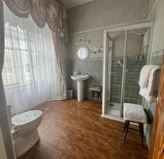 Bed and Breakfast Ashmore House