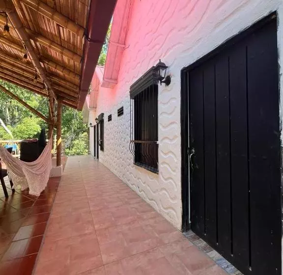 ホテル Cabañas Monteleón Paicol  Huila