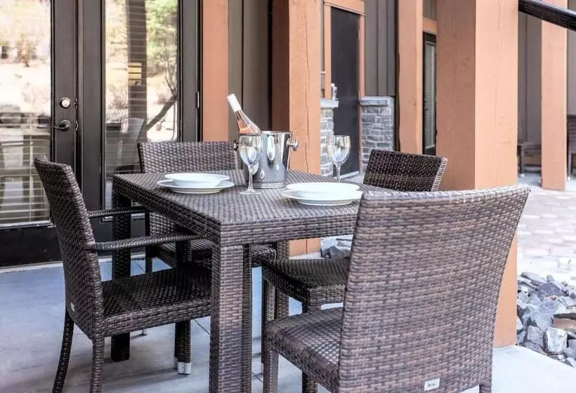 Luxury Resort 2bedroom 2bath Sleeps 6 945 Square Feet