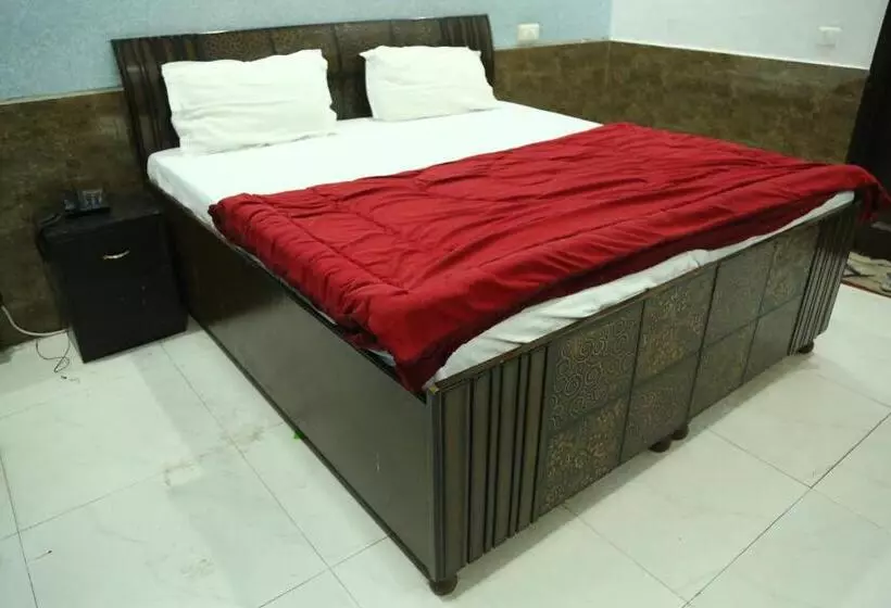 Mid City Hotel & Resto