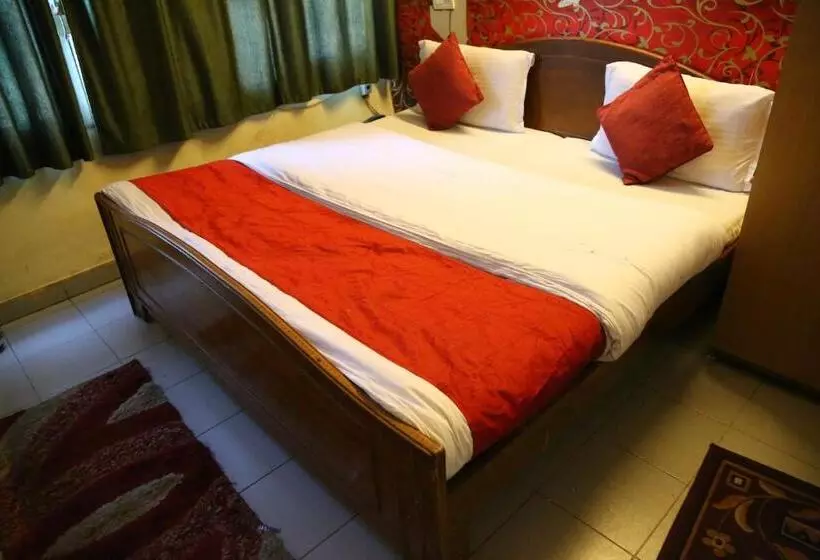 Mid City Hotel & Resto