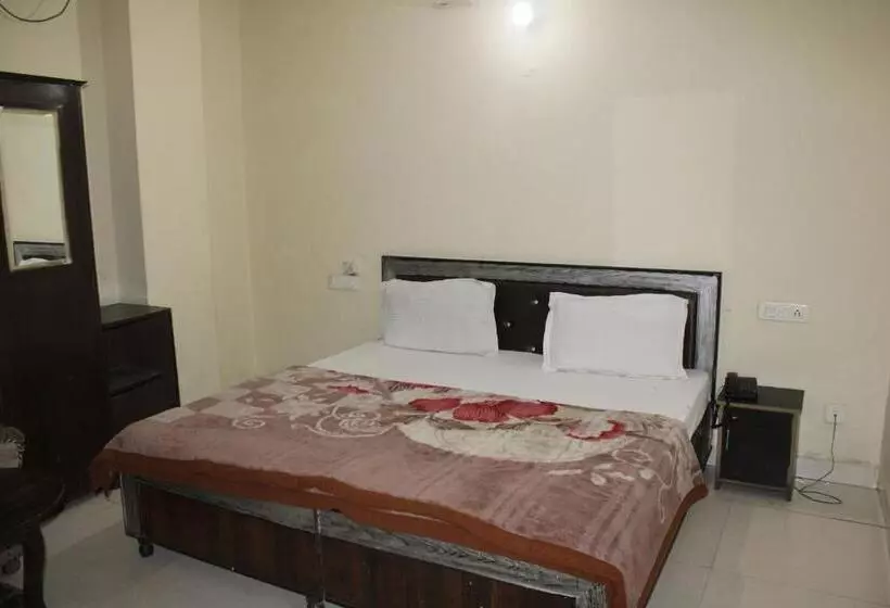 Mid City Hotel & Resto