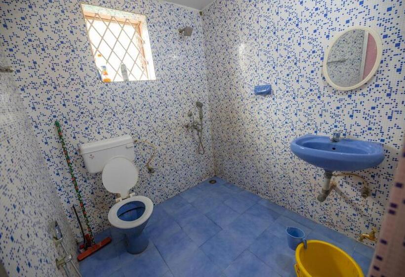 Page 3 Stays And Backpacker Hostel, Cafe