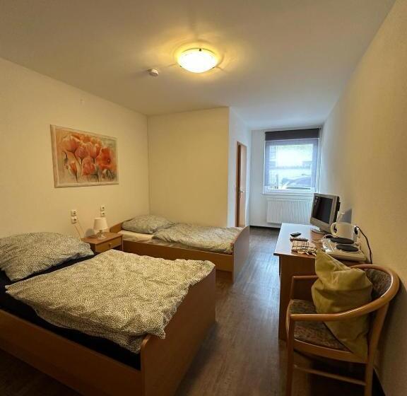 פנסיון Ar Living Rüsselsheim