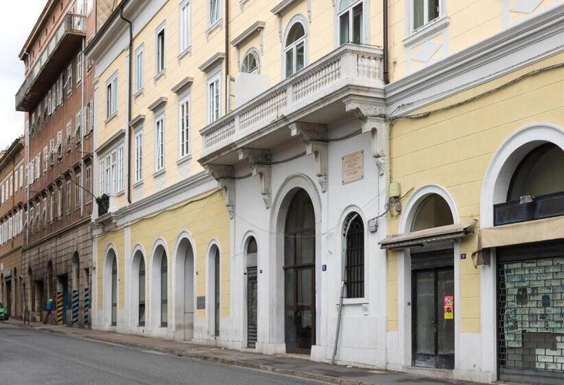 پانسیون Arcobaleno Trieste Via Udine 19