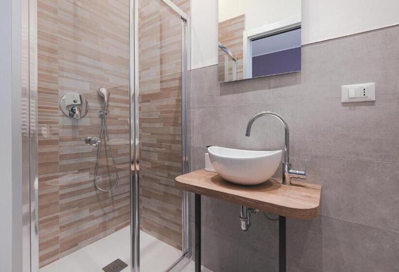 پانسیون Arcobaleno Trieste Via Udine 19