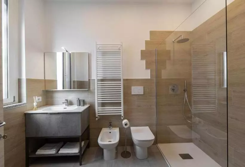 پانسیون Lucy’s House