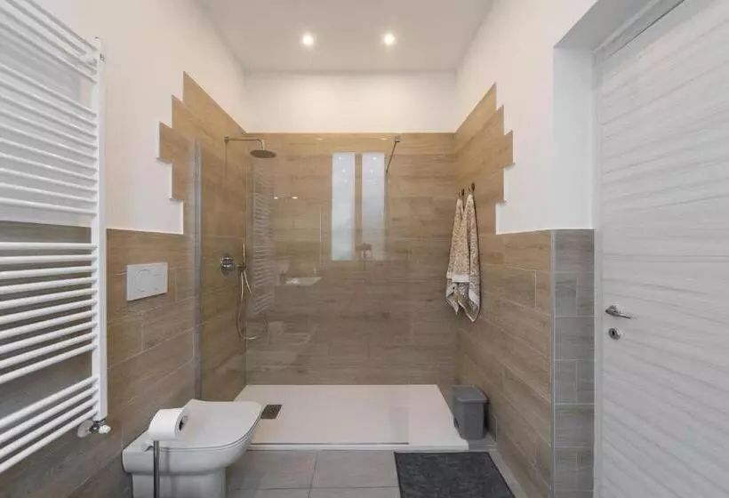 پانسیون Lucy’s House