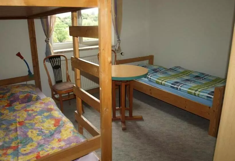 Majatalo Monteurzimmer Alte Schule Heberndorf 1